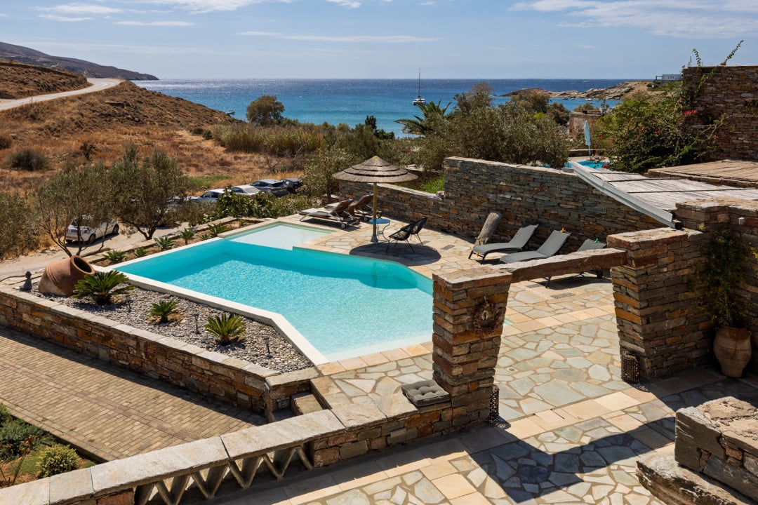 villas in Kea